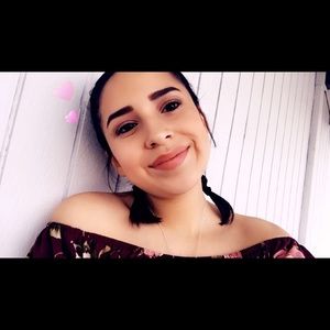 Meet your Posher, Valeria